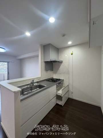 Modern 2LDK Apartment for Rent in Naha, Okinawa - Thumbnail 4