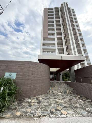 Bears Court Rycom Grande 3LDK with East Coast Views in Okinawa - Image 1