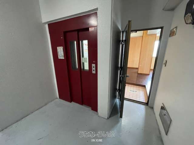 Commons Tenku 203: 1-Room Apartment for Rent in Naha, Okinawa - Thumbnail 3