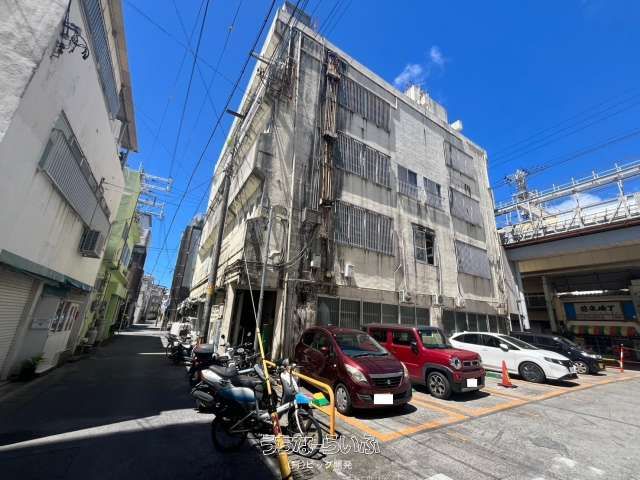 Commercial Land & Building for Sale in Naha's Tsuboya District - Thumbnail 3