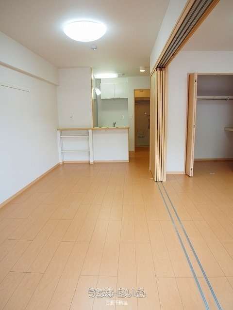 Calm Villa Isaoshi 403: 1LDK Apartment for Rent in Nanjo City, Okinawa - Thumbnail 2