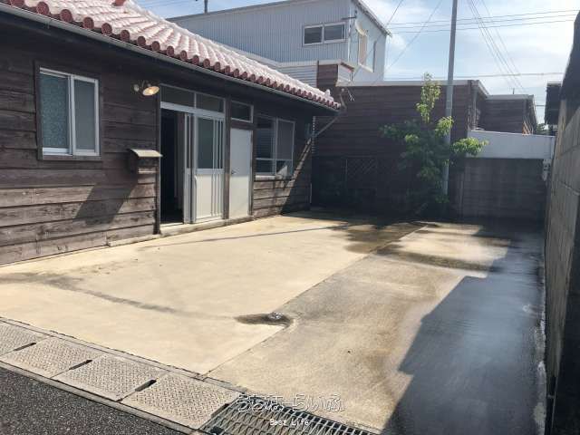 Traditional Okinawan Folk House for Sale in Yomitan Village - Thumbnail 3