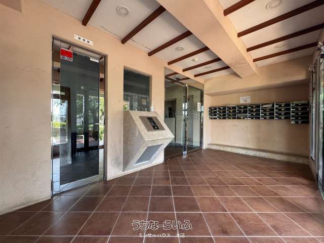 4LDK Apartment for Sale in Urasoe, Okinawa | Renovated RC Condo - Thumbnail 4