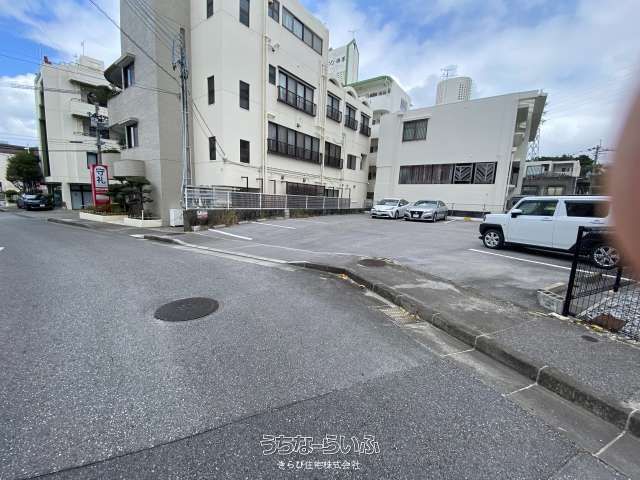 Kei Car Parking Space for Rent in Naha City, Okinawa - Thumbnail 3
