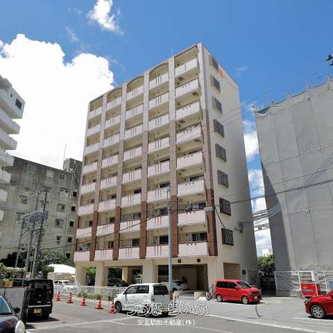 Modern 1DK Apartment for Rent near Asato Station, Naha - Thumbnail 2