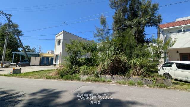 250m² Land Plot for Sale in Onna Village, Okinawa - Image 1