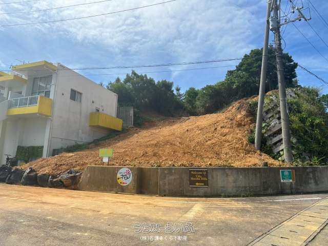 Land for Sale in Motobu Town, Okinawa with Panoramic Views - Thumbnail 3