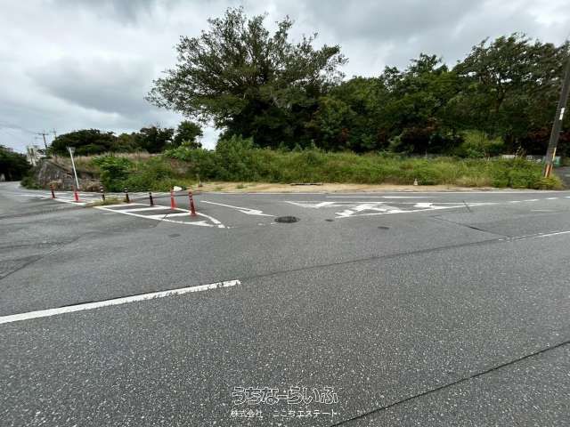 246.36 sqm Corner Land Plot for Sale in Tomigusuku, Okinawa - Image 1