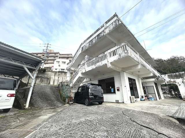 733.78 m² Land for Sale in Urasoe, Okinawa - Development Potential - Thumbnail 2