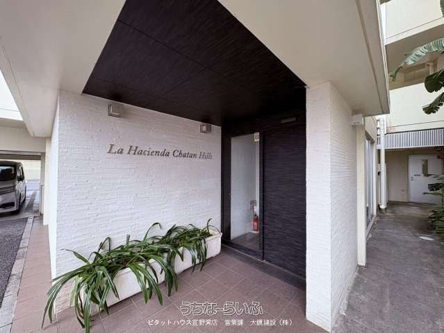 La Ashienda Chatan Hills 404: 2LDK Apartment for Sale in Okinawa - Image 1