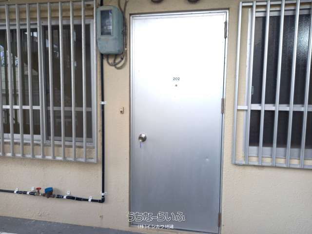Renovated 1DK Apartment for Rent in Okinawa City - Thumbnail 3