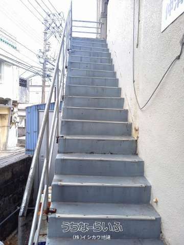 Renovated 1DK Apartment for Rent in Okinawa City - Thumbnail 2