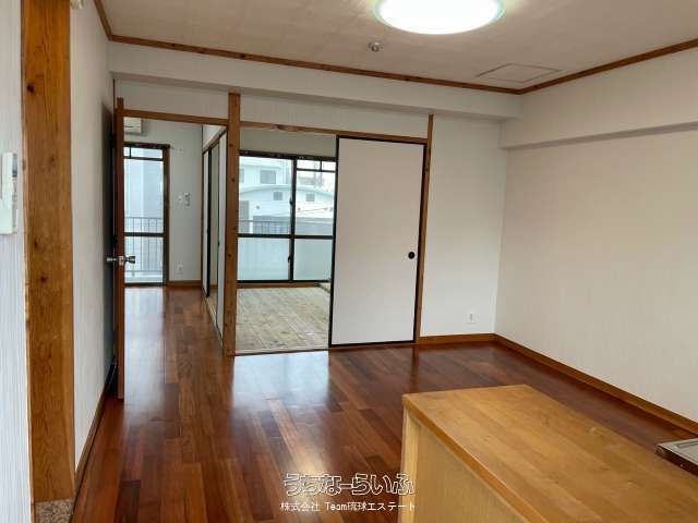 Century 21303 2LDK Apartment for Rent in Nishihara, Okinawa - Thumbnail 2