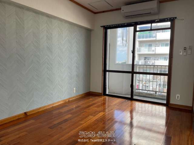 Century 21303 2LDK Apartment for Rent in Nishihara, Okinawa - Thumbnail 3
