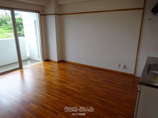 2DK Apartment for Rent in Tomigusuku City, Okinawa - Thumbnail 3