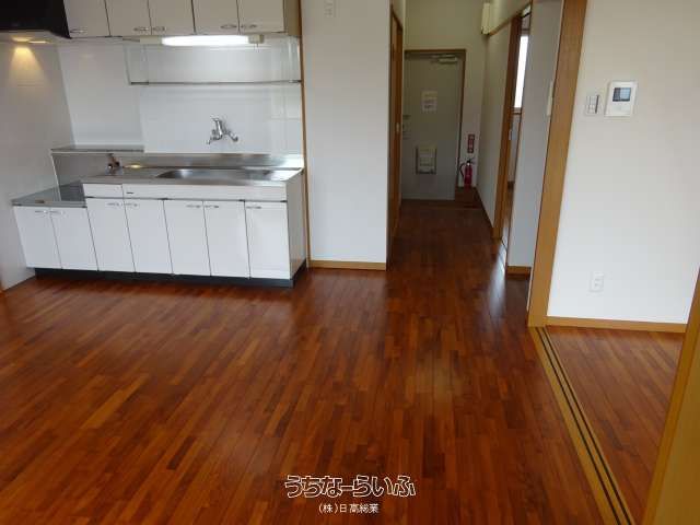 2DK Apartment for Rent in Tomigusuku City, Okinawa - Thumbnail 4