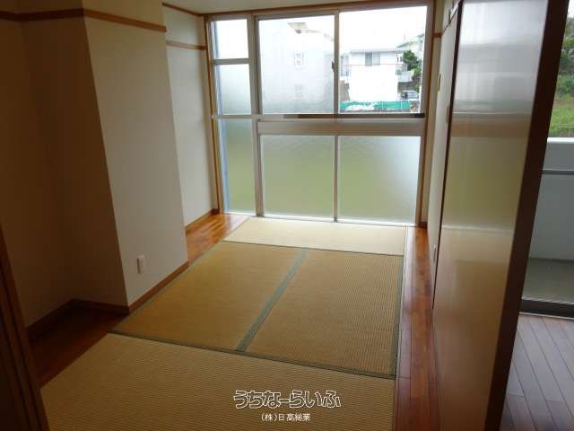 2DK Apartment for Rent in Tomigusuku City, Okinawa - Thumbnail 2