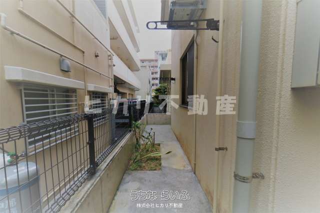 Spacious 2LDK Apartment for Rent in Naha's Omoromachi, Okinawa - Thumbnail 3