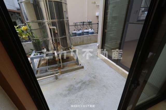Spacious 2LDK Apartment for Rent in Naha's Omoromachi, Okinawa - Thumbnail 4