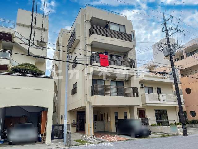 Spacious 2LDK Apartment for Rent in Naha's Omoromachi, Okinawa - Thumbnail 2