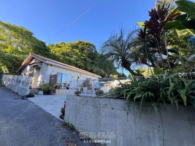 4LDK Ocean View House for Sale in Motobu, Okinawa - Thumbnail 2