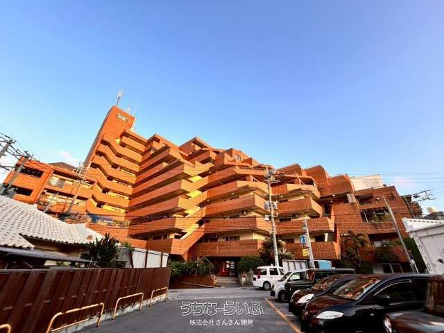 Green Heights Naha 2LDK Apartment for Sale - 13.8M Yen Investment - Thumbnail 2
