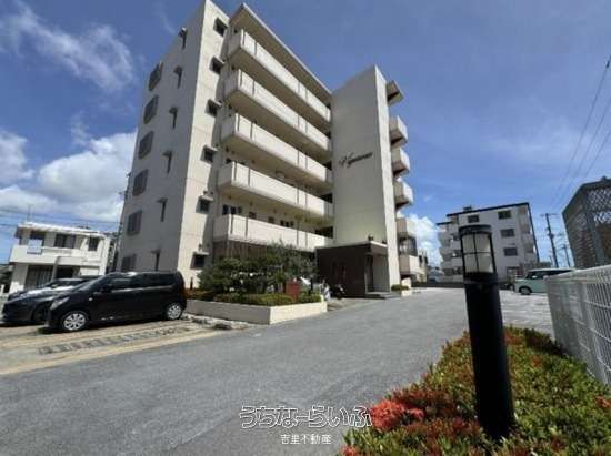 Vigaras 503: 1DK Apartment for Rent in Okinawa City, Awase - Thumbnail 2