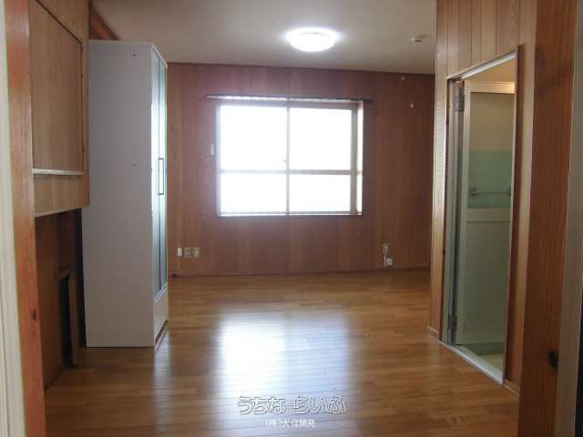 Spacious 1R Apartment for Rent in Furujima, Naha City, Okinawa - Thumbnail 4