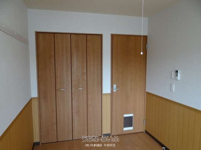 Pet-Friendly 2LDK Apartment for Rent in Okinawa City - Thumbnail 3