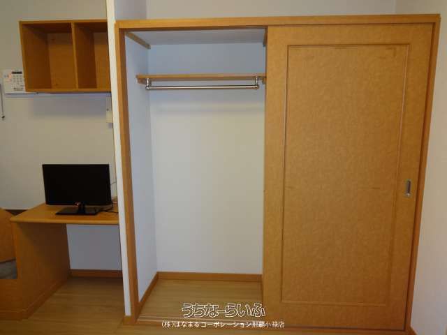 Woolzy 208: Furnished 1K Apartment for Rent in Itoman, Okinawa - Thumbnail 4