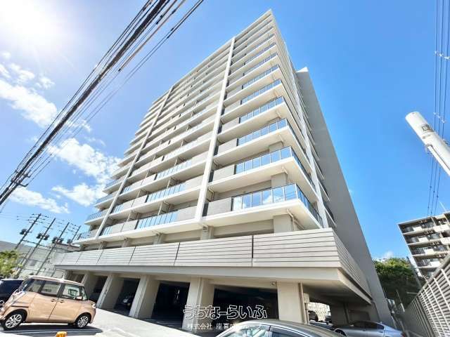 3LDK Ocean View Apartment with Balcony in Okinawa City - Thumbnail 2