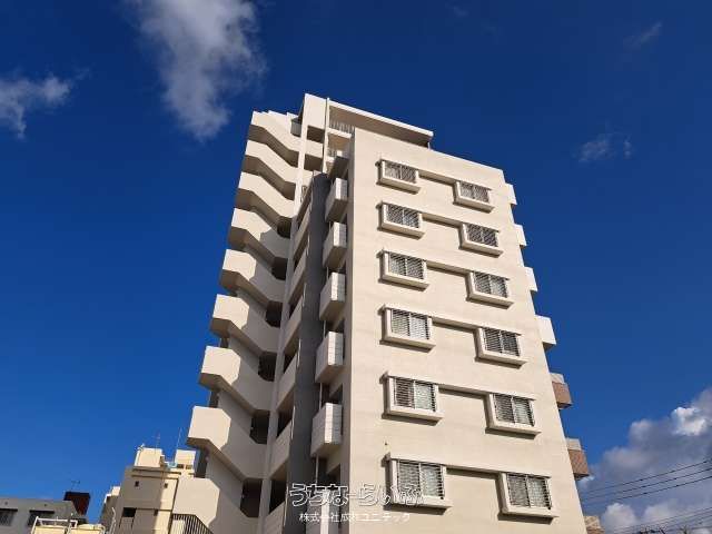 Modern 2LDK Apartment for Sale in Ginowan City, Okinawa - Image 1