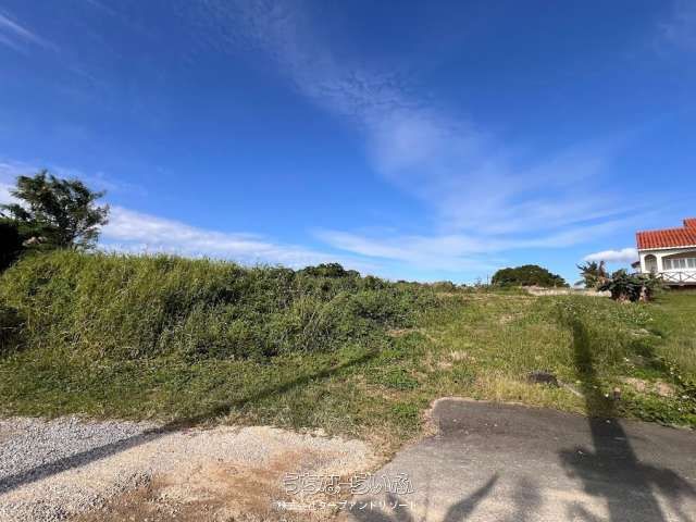 Ocean View Land for Sale in Ishigaki's Shinagawa Resort Area - Image 1
