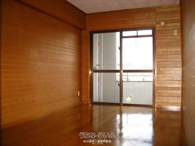 1LDK Apartment for Rent in Urasoe, Okinawa with Elevator - Thumbnail 2