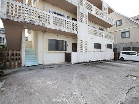 Sunflower Apartment 1F: 3SLDK Rental in Okinawa City - Thumbnail 2