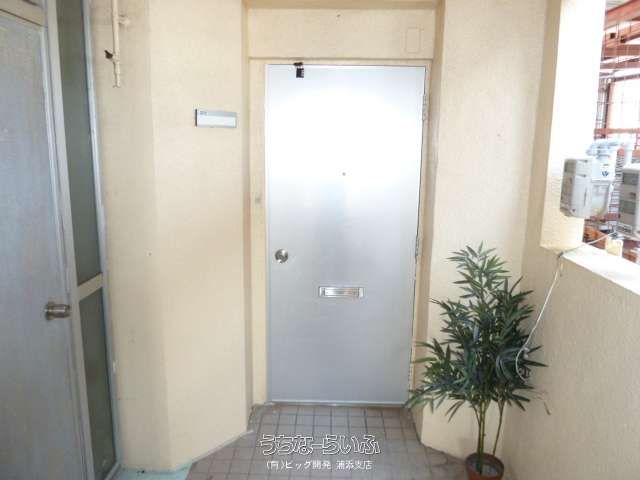 Broad Bean Onaga 201: 1LDK Rental Apartment in Nishihara, Okinawa - Thumbnail 2