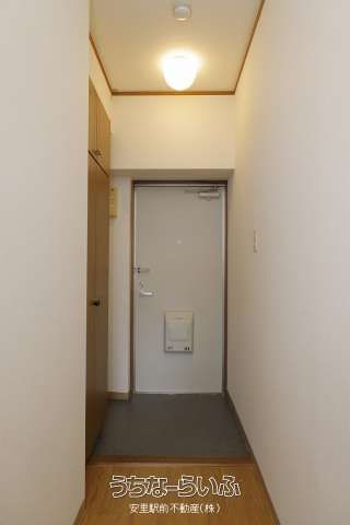Sunny Hill 101 - 2DK Apartment for Rent in Nishihara, Okinawa - Thumbnail 3