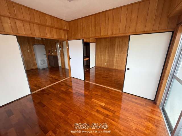 2DK Rental Apartment in Nanjo City, Okinawa | 50,000 Yen - Thumbnail 2