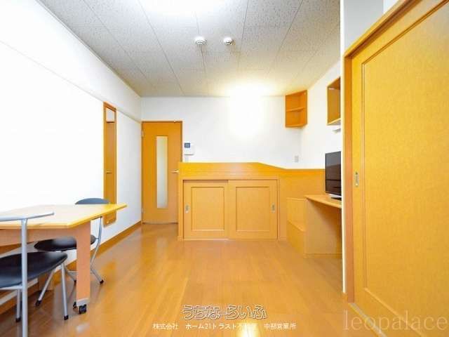 Leopalace Coral Aisle 203: Furnished 1K Apartment in Urasoe, Okinawa - Thumbnail 2