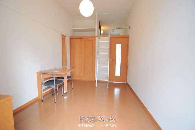 Leopalace Matsuyama 103: 1K Apartment for Rent in Naha, Okinawa - Thumbnail 2