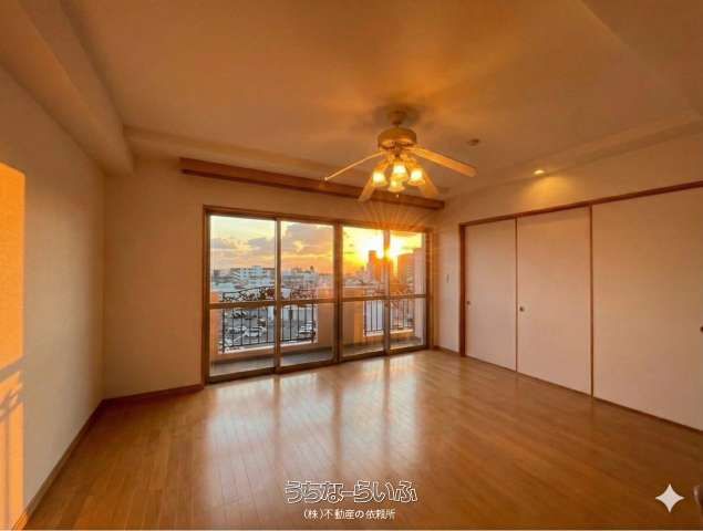 4LDK Apartment in Okinawa City with Balcony & Parking - Thumbnail 4