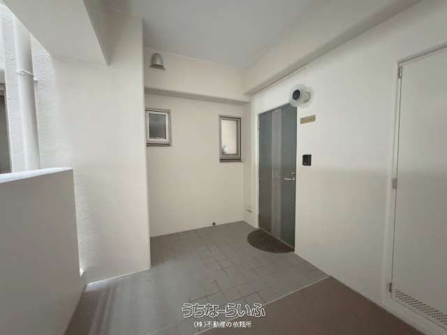 4LDK Apartment in Okinawa City with Balcony & Parking - Thumbnail 2