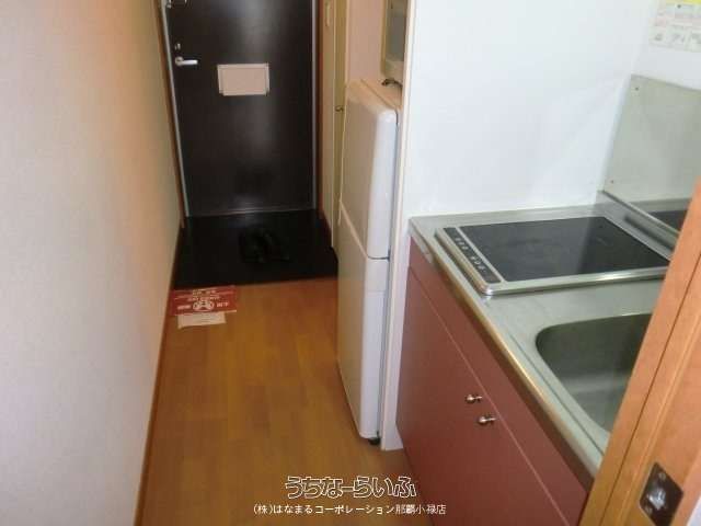Leopalace Wa 305: Furnished 1K Apartment for Rent in Okinawa City - Thumbnail 2