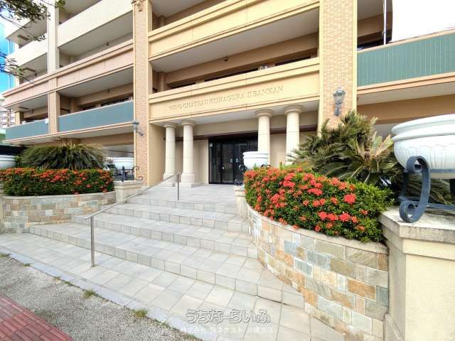 Spacious 4LDK Apartment for Sale in Naha, Okinawa with Balcony Access - Thumbnail 2