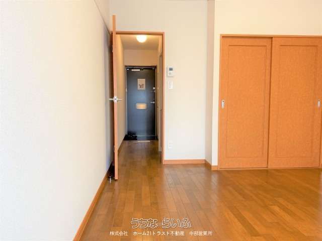 Leopalace Casa GOYA 2 Unit 204 Rental Apartment in Ginowan, Okinawa - Thumbnail 2