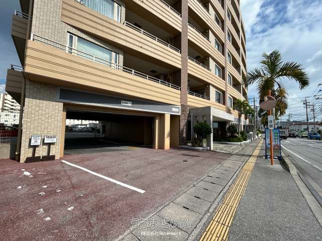 Lions Mansion Mihama Kita Baymark 3LDK for Sale in Chatan - Thumbnail 4