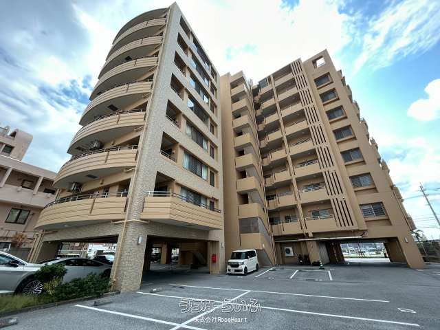 Lions Mansion Mihama Kita Baymark 3LDK for Sale in Chatan - Thumbnail 3
