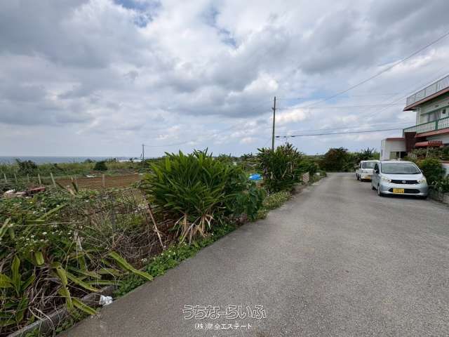 Ocean View Land for Sale in Yomitan Village, Okinawa - 306.73m² - Thumbnail 2