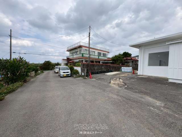 Ocean View Land for Sale in Yomitan Village, Okinawa - 306.73m² - Thumbnail 3