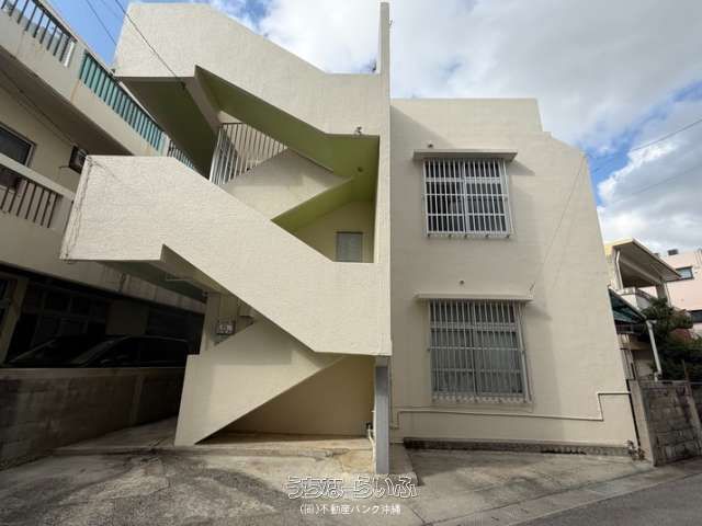 3DK Corner Apartment for Rent near Gibo Station, Naha - Thumbnail 3